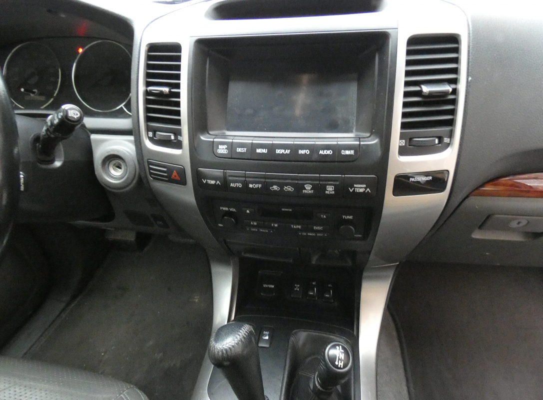 Toyota Land Cruiser — 7